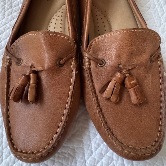 GH BASS & Co Women's Maggie Tan Leather Moccasin Loafer Size 8.5 - Picture 2 of 9
